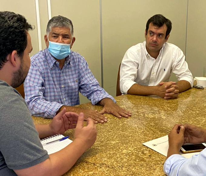 Candinho anuncia a construção da barragem do Rio Pardo em Itambé