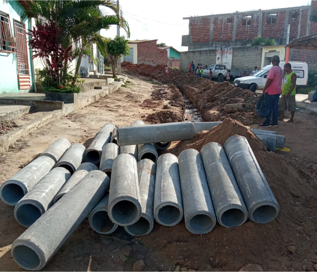Prefeitura de Itambé realiza obras de esgotamento sanitário na Rua Braulino Ribeiro Santos