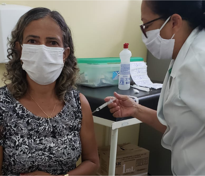 Itambé estará vacinando, nesta quinta (13), trabalhadores da Educação de 45 a 49 anos