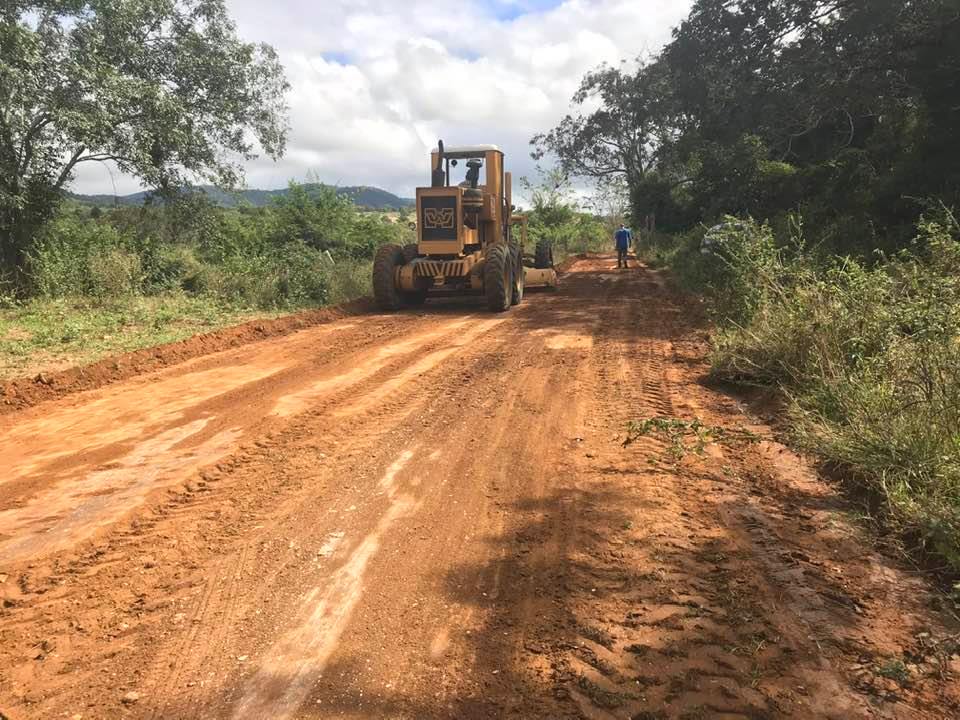 PREFEITURA DE ITAMBÉ INICIA RECUPERAÇÃO DAS ESTRADAS DE ACESSO A CATOLEZINHO E REGIÃO DA JIBOIA