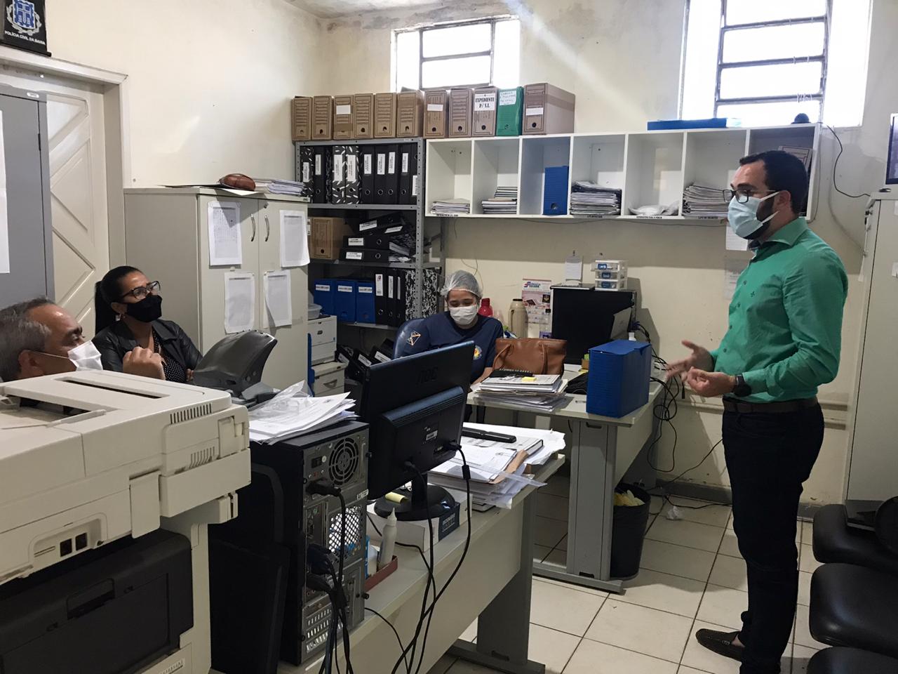COMBATE À COVID-19: SECRETARIA DE SAÚDE REALIZA INSPEÇÃO TÉCNICA NA DELEGACIA DO MUNICÍPIO