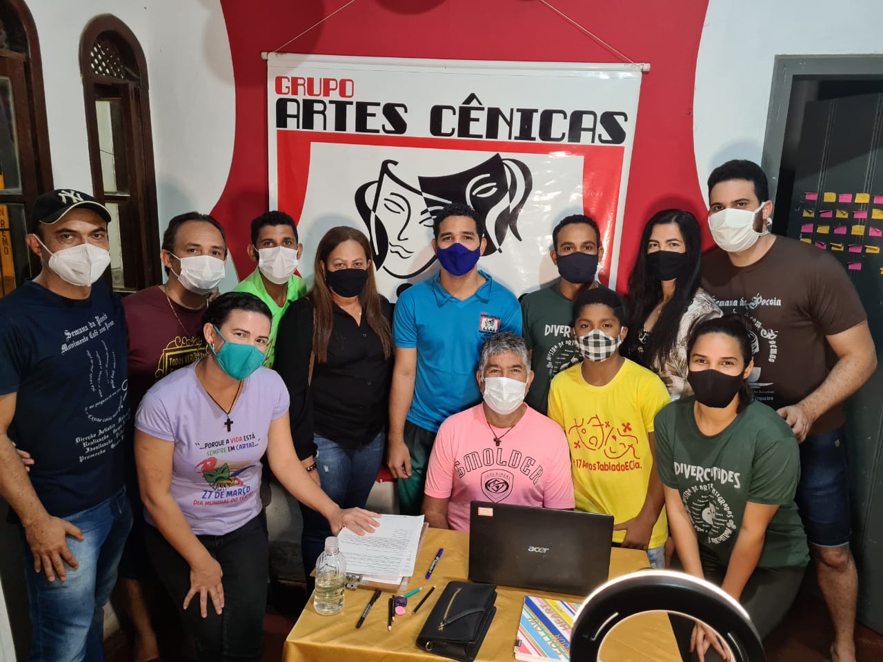 Prefeito Candinho e membros do Grupo Artes Cênicas dialogam sobre apoio ao Setor Artístico-cultural