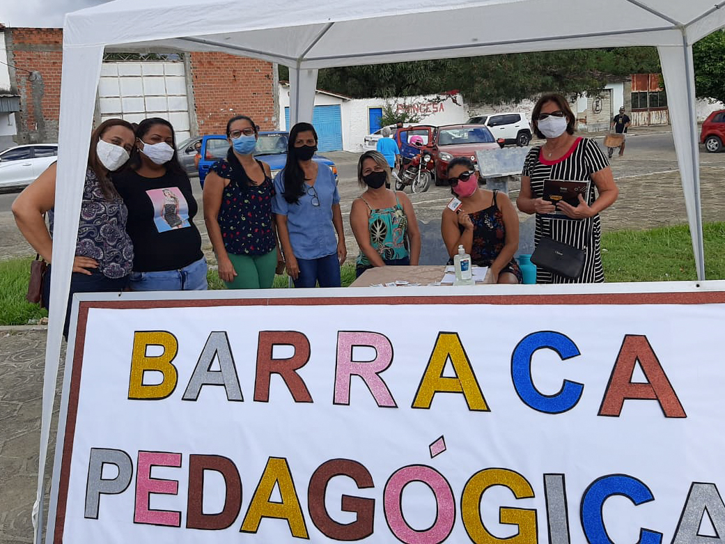 Secretaria de Educação inicia atendimento da Barraca Pedagógica na feira livre