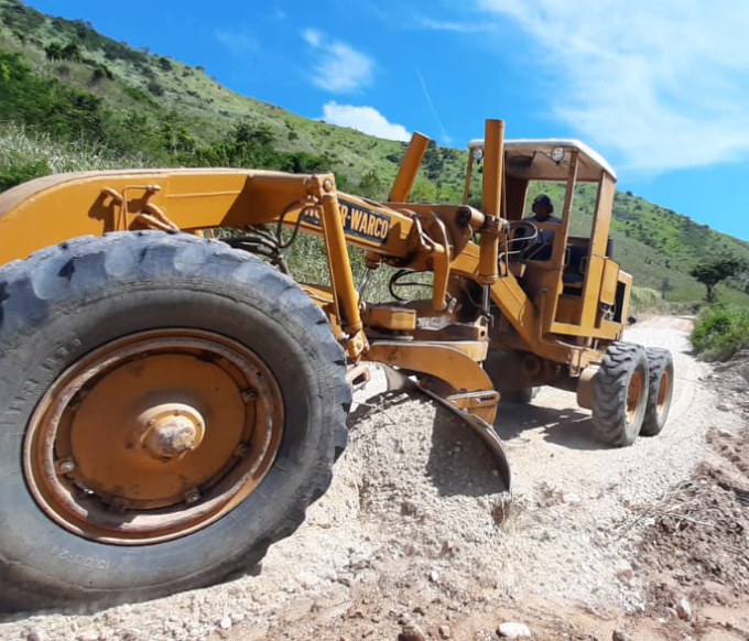 Prefeitura de Itambé intensifica investimentos em recuperação e manutenção de estradas vicinais
