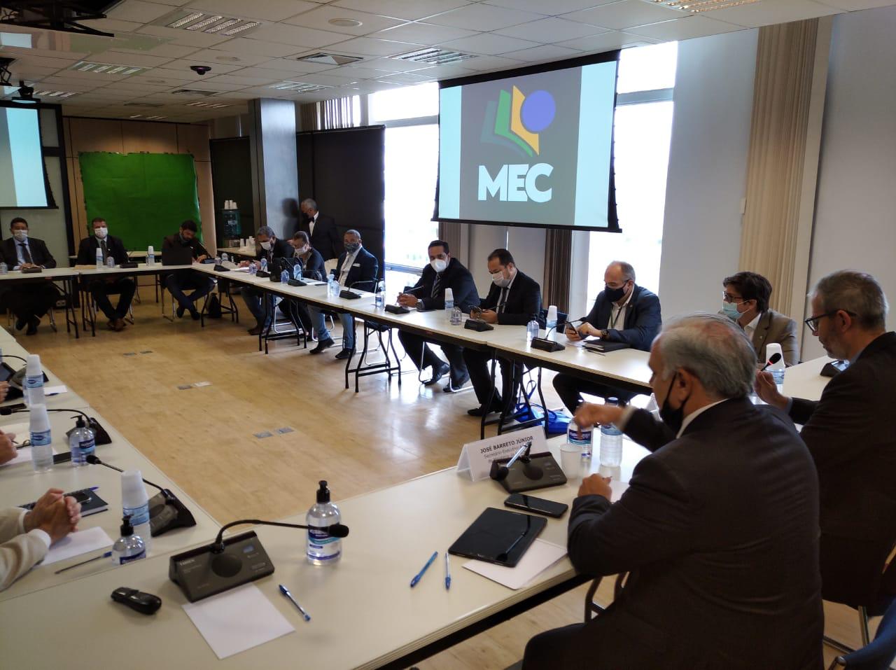 Vice-prefeito Bruno Lopes representa Itambé em Brasília e solicita pleitos em diversas áreas