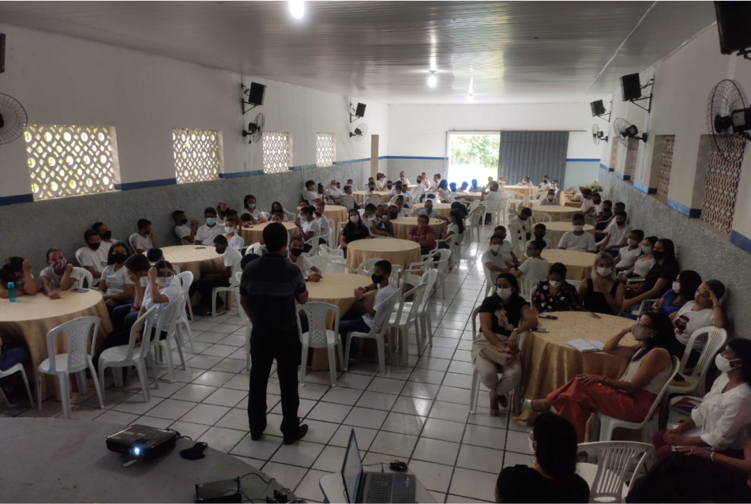 I Chá Literário da UEMC Gilberto Viana abordou a vida e a obra da escritora Clarice Lispector