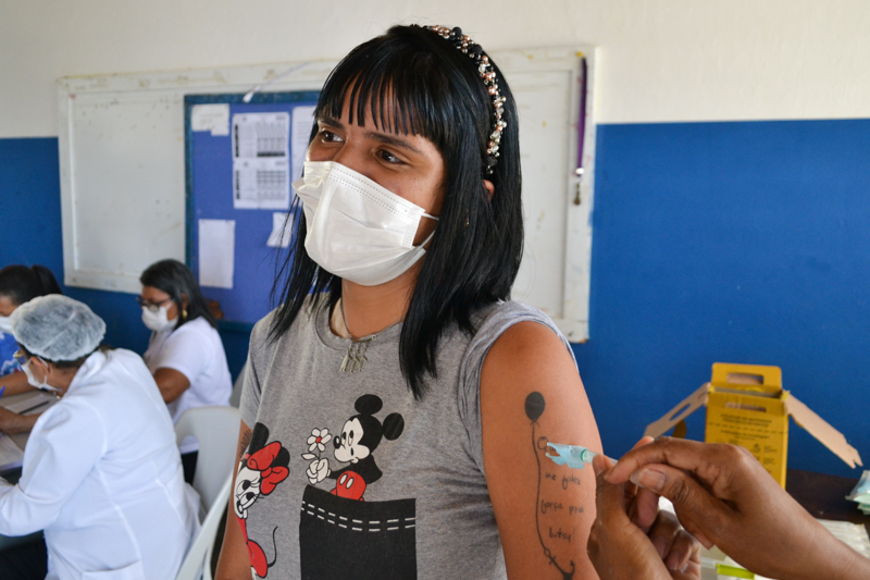 População acima de 25 anos já começou a receber a 1ª dose da vacina em Itambé