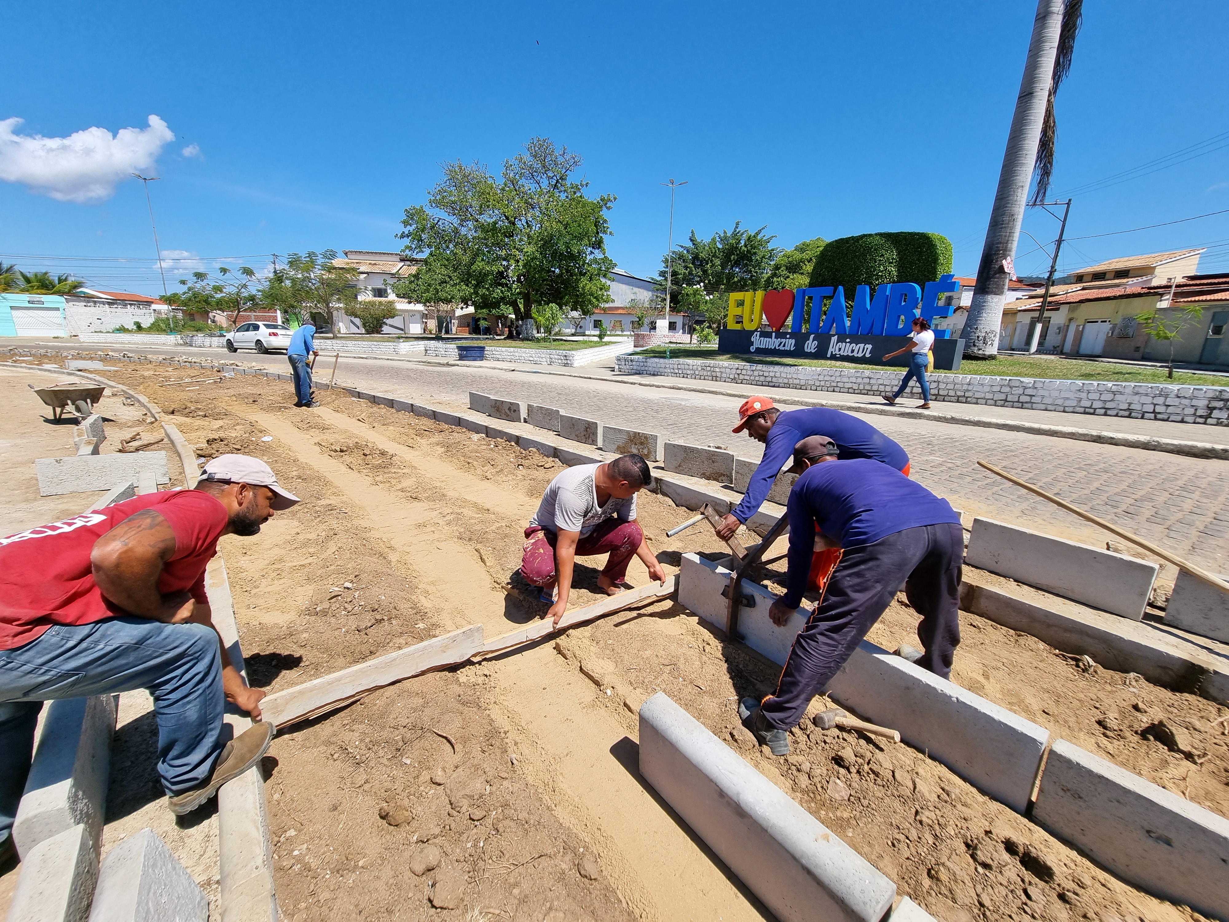 Prefeitura de Itambé promove a revitalização da Avenida João Durval Carneiro