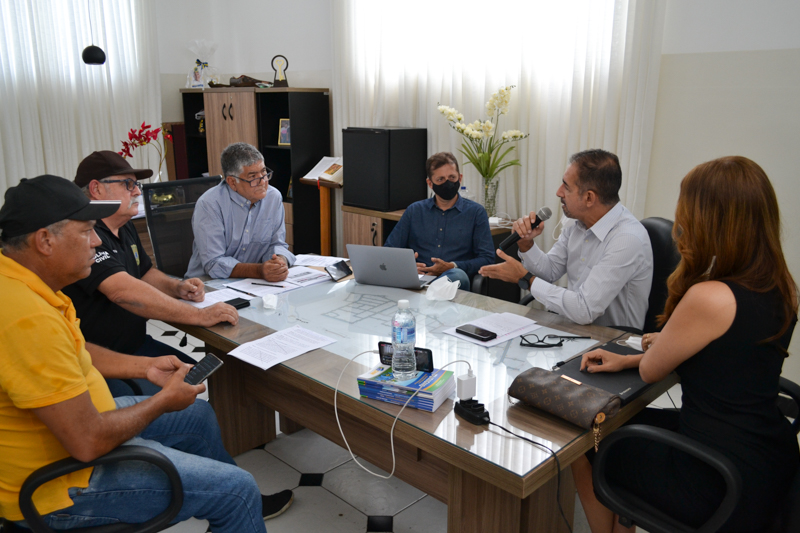 Representantes da Prefeitura e da Câmara esclarecem projeto que visa unificar regime jurídico dos servidores