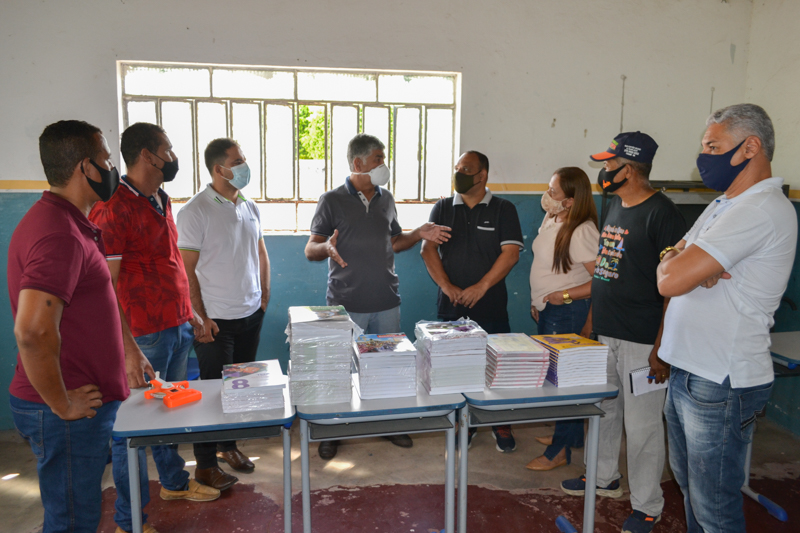 Em visita a São José do Colônia, prefeito Candinho autoriza obras e fortalece diálogo com servidores