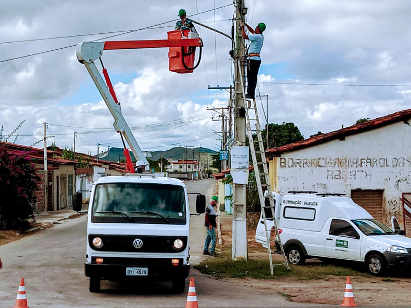 Prefeitura de Itambé inicia operação para substituição de lâmpadas de vapor de sódio por lâmpadas de LED