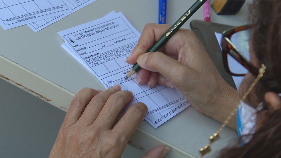 Cartão da família e comprovante de residência serão exigidos para vacinação contra a Covid-19