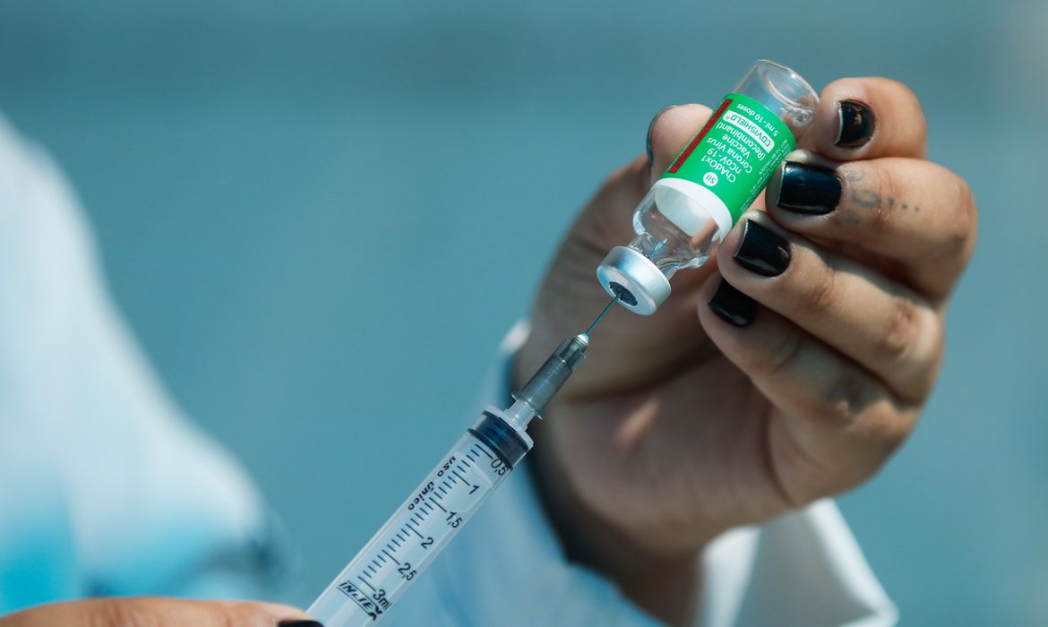 Nesta sexta (19), Itambé segue aplicando a dose de reforço contra Covid-19 no público acima de 18 anos