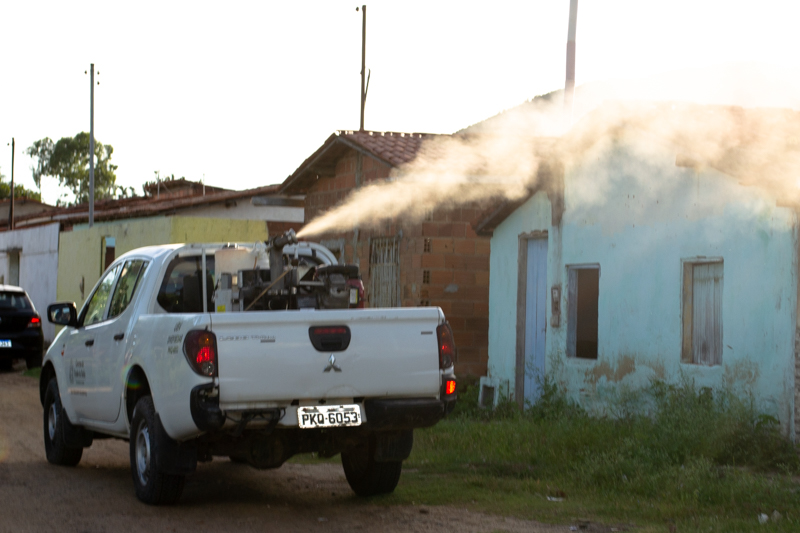 Enviado pela SESAB, carro fumacê chega para reforçar o combate ao Aedes aegypti em Itambé